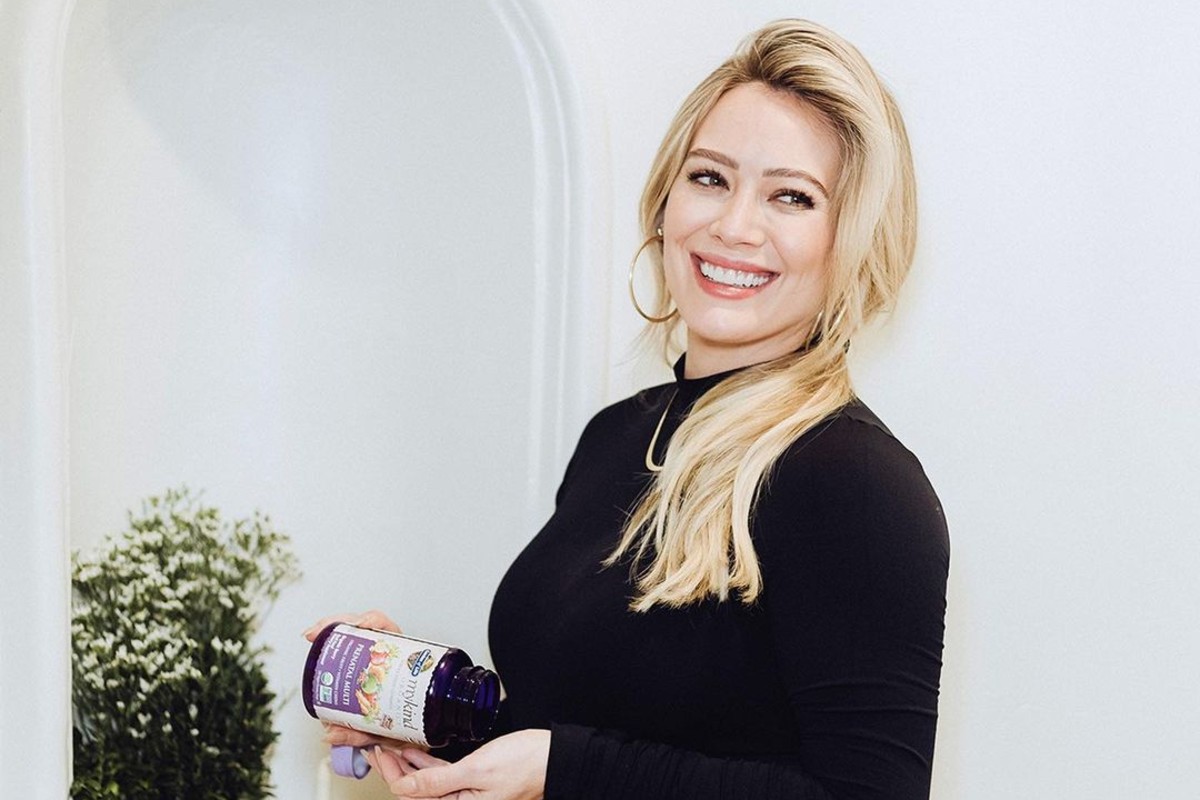 Hilary Duff Rocks Instagram With Her Brand New Hair Color And Reminds