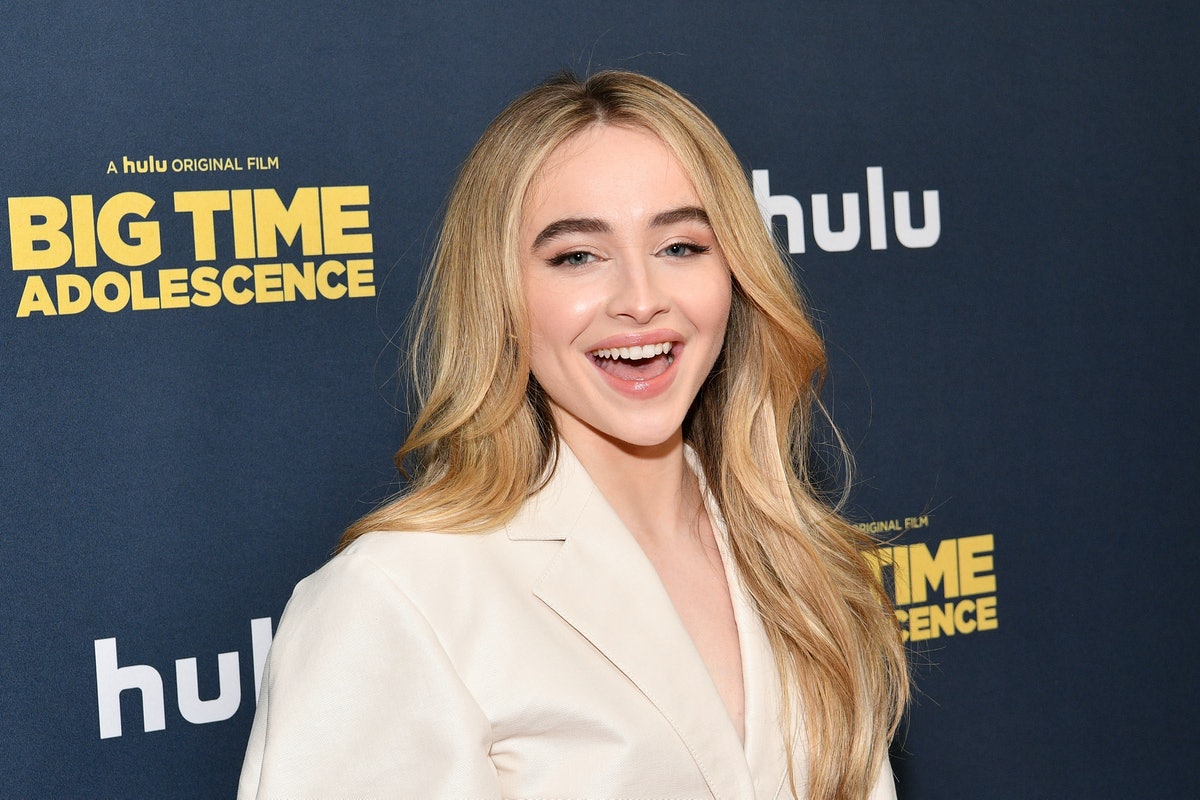 How Does Sabrina Carpenter Spend Her Millions See Carpenter S Net Worth In 2021 Drama Collector